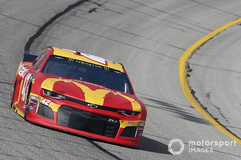 Kyle Larson takes Stage 1 win at Atlanta