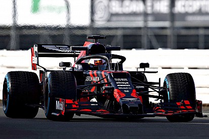 Video: Verstappen maakt eerste meters met RB15 op Silverstone