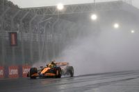 Pole de Norris en lluvia y múltiples accidentes; Verstappen saldrá 17º
