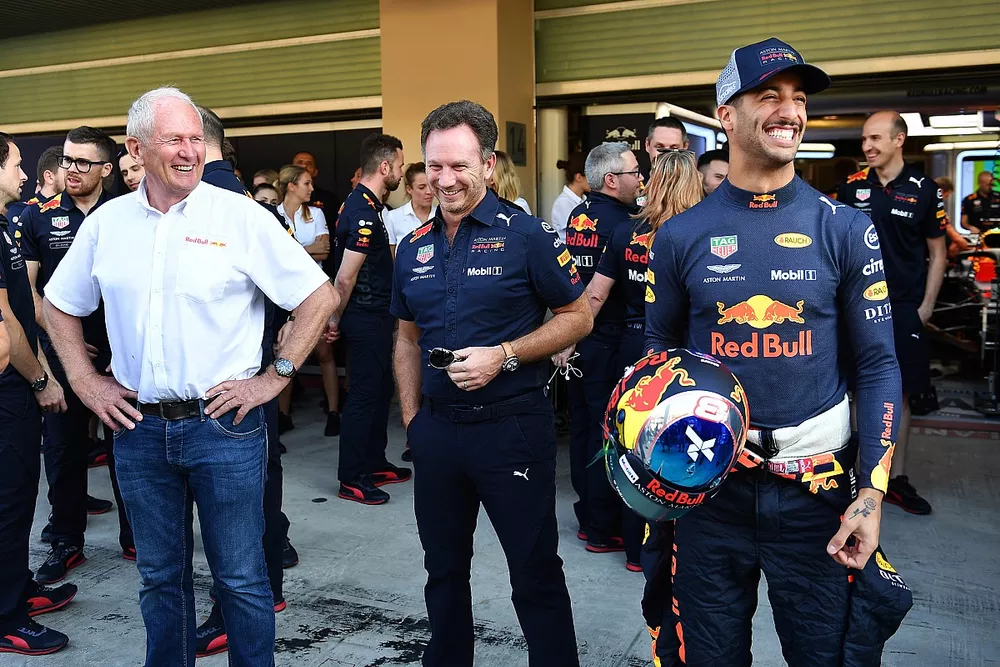 Dr. Helmut Marko, consultor de Red Bull Motorsport, Christian Horner, director del equipo Red Bull Racing y Daniel Ricciardo, Red Bull Racing