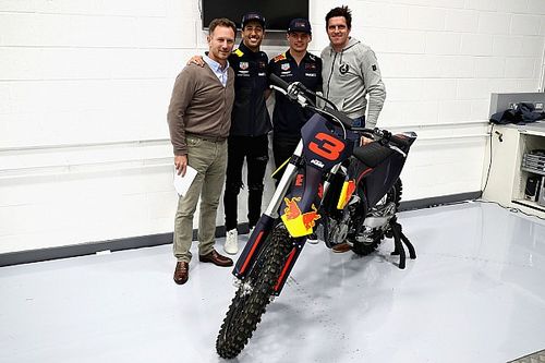 Fotos: Ricciardo se despide de Red Bull en la f&aacute;brica de Milton Keynes