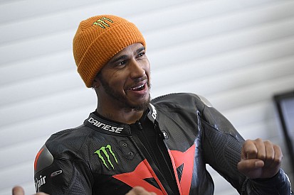 Van der Mark: Hamilton'ın motosiklet üstündeki hızı endişe vericiydi