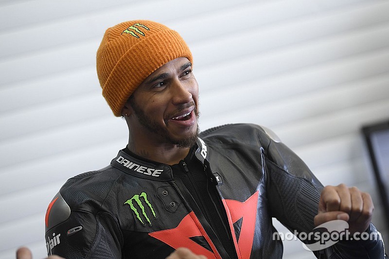 Hamilton accetta l'invito di Valentino: