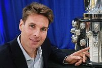 Will Power presenta su imagen en el trofeo Borg-Warner 