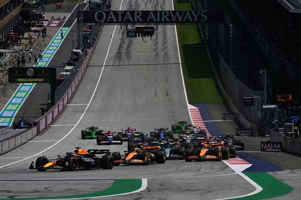 Max Verstappen, Red Bull Racing RB20, Lando Norris, McLaren MCL38, Oscar Piastri, McLaren MCL38