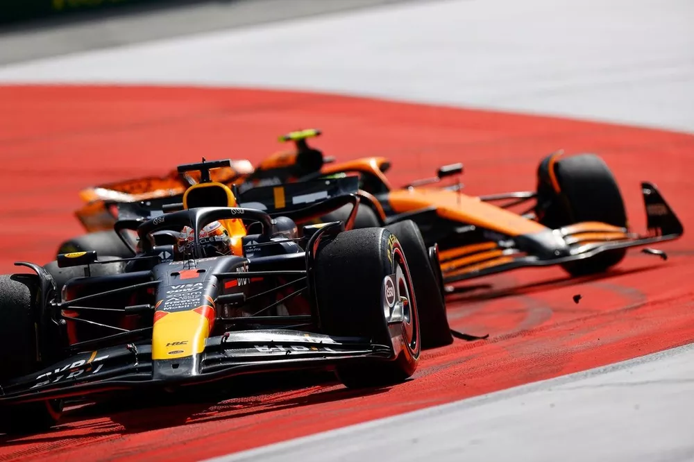 Max Verstappen, Red Bull Racing RB20, Lando Norris, McLaren MCL38