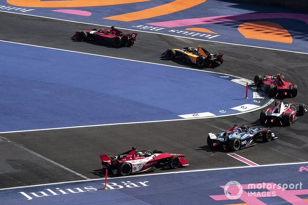 Jake Dennis, Andretti Autosport, Porsche 99 X Electric Gen3, Jake Hughes, McLaren, Nissan e-4ORCE 04, Andre Lotterer, Andretti Autosport, Porsche 99X Electric Gen3, Pascal Wehrlein, TAG Heuer Porsche Formula E