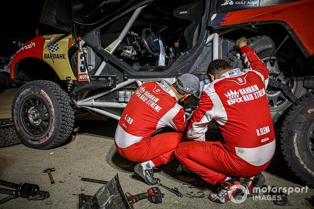 #305 Bahrain Raid Xtreme Hunter: Sebastien Loeb, Daniel Elena 