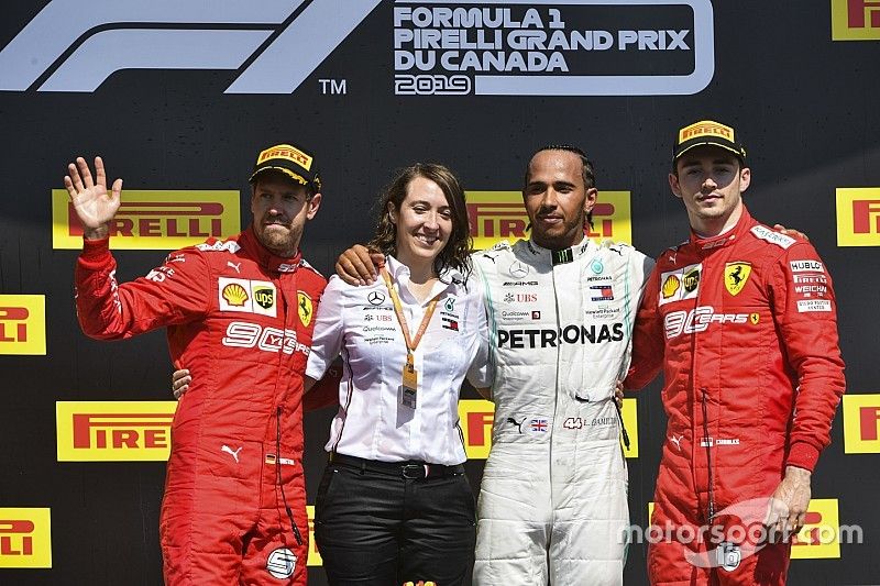 Podio: segundo lugar Sebastian Vettel, Ferrari, ganador de la carrera Lewis Hamilton, Mercedes AMG F1 y el tercer lugar Charles Leclerc, Ferrari