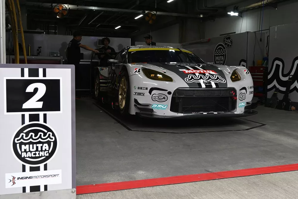 #2 muta Racing GR86 GT