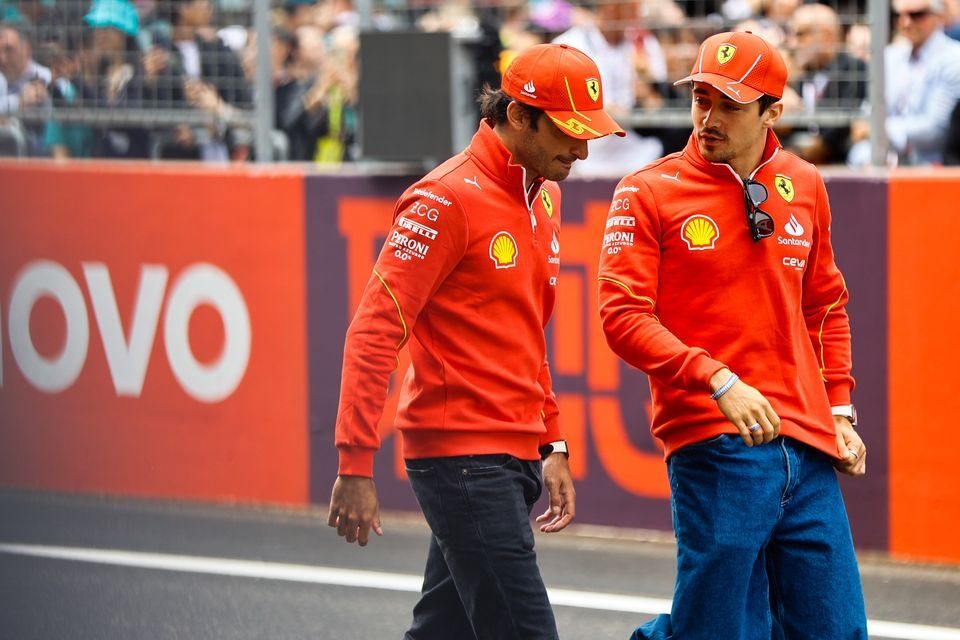 Carlos Sainz, Scuderia Ferrari, Charles Leclerc, Scuderia Ferrari