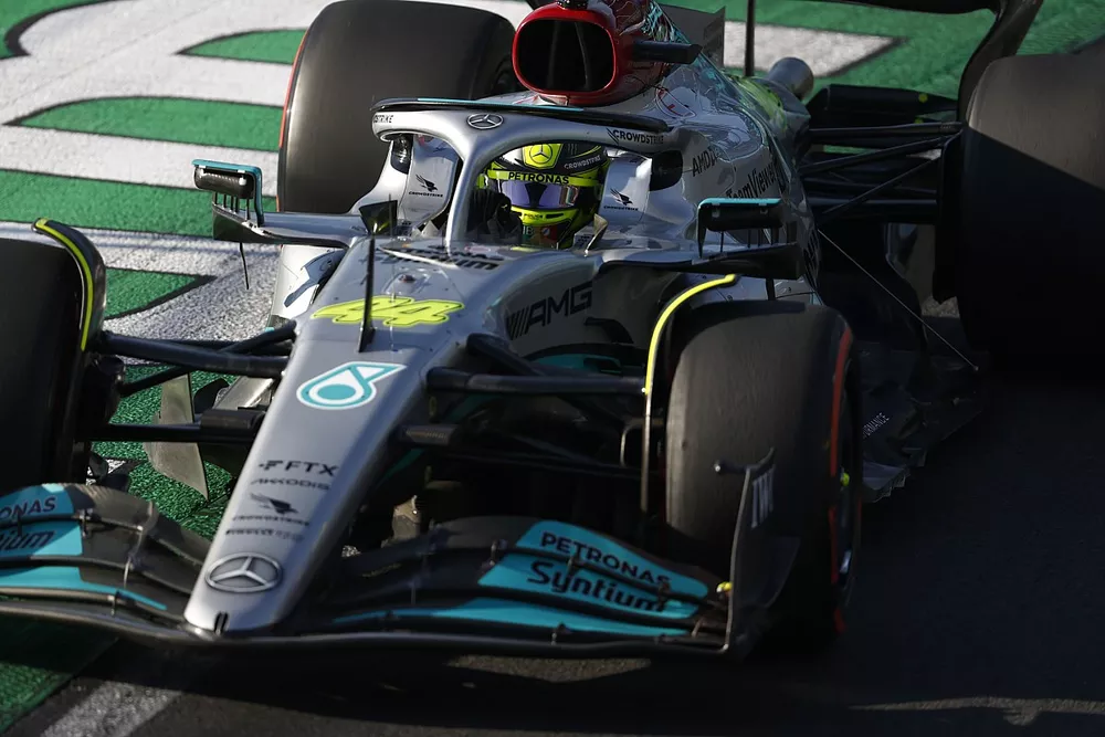 Lewis Hamilton, Mercedes W13