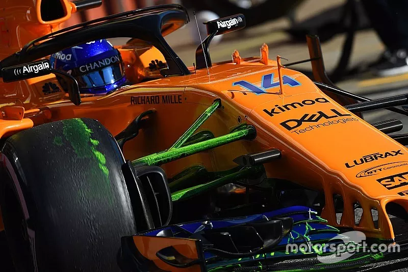 Fernando Alonso, McLaren MCL33 with aero paint on front suspension
