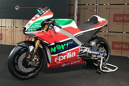 Aprilia, 2018'de yarışacağı renk düzenini tanıttı