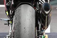 Los pilotos del WorldSBK comentan los problemas de neum&aacute;ticos en Australia