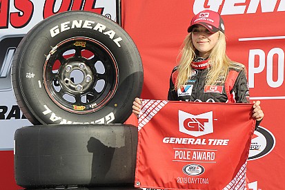 Natalie Decker to begin transition to NASCAR racing in 2019