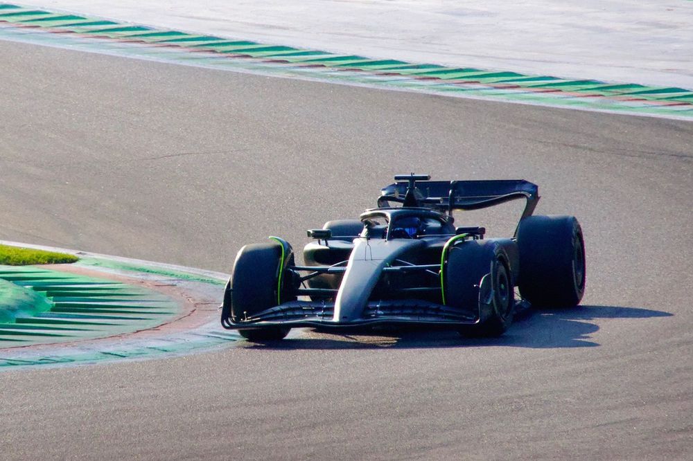 Día 1 de test de Checo Pérez con Cadillac en Imola: un GP y medio con el  SF-23