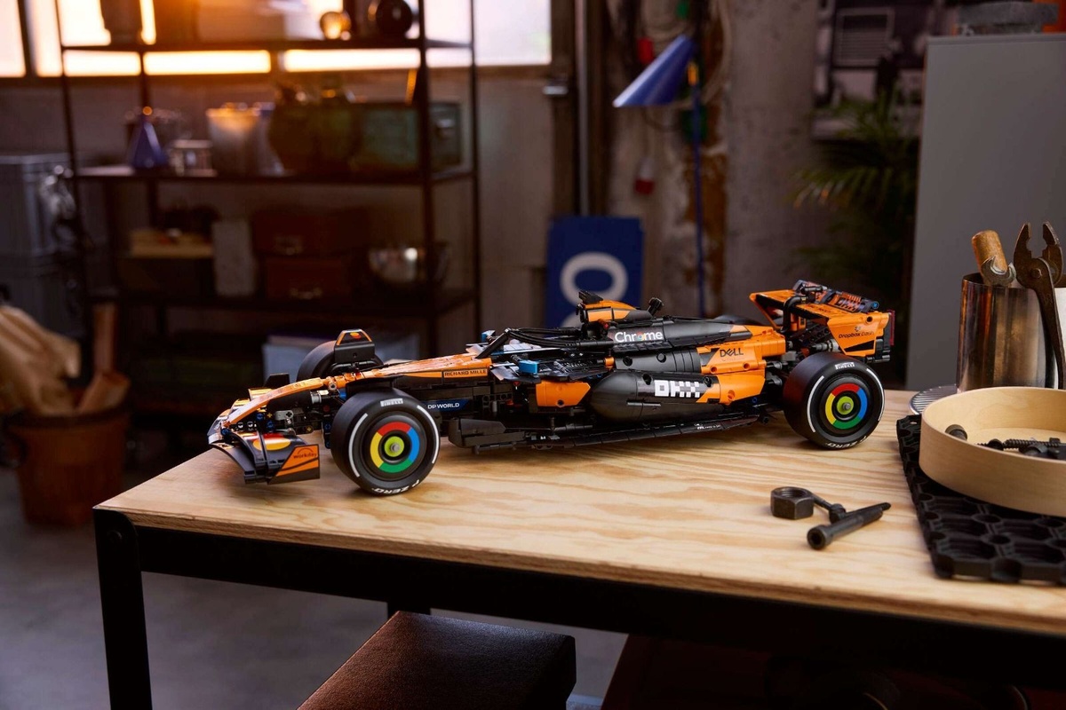 La McLaren titrée en 2025 déclinée en version Lego Technic