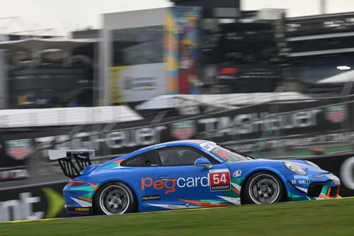 Porsche Cup: Caio Chaves vence corrida de s&aacute;bado da Sprint Challenge em Interlagos