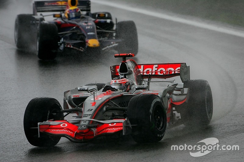 Red Bull, 2007 yılında Alonso ile sözleşme imzalamaya çok yaklaşmış