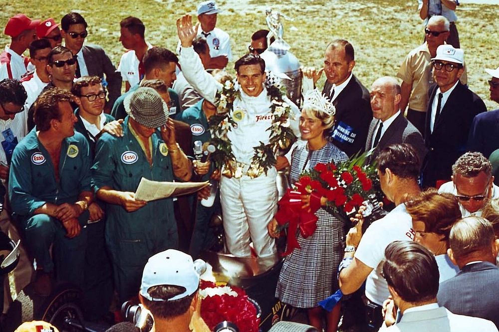 Ganador de la carrera Jim Clark
