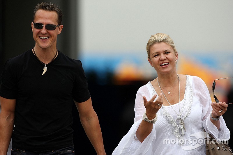 Corinna, Schumacher adına şarkı yazan Herchenbach'e teşekkür mektubu yazmış
