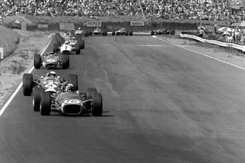 Las veces que la F1 arrancó su temporada en Año Nuevo