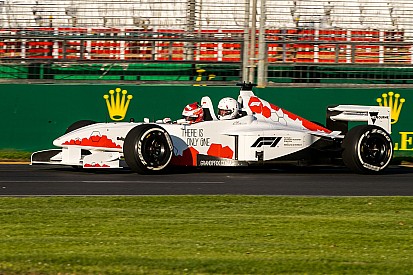 TCR aracı, Avustralya Grand Prix’sinde Minardi F1 aracıyla yarışacak