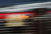 A mitad de temporada, McLaren es el tercer equipo que m&aacute;s vueltas ha dado