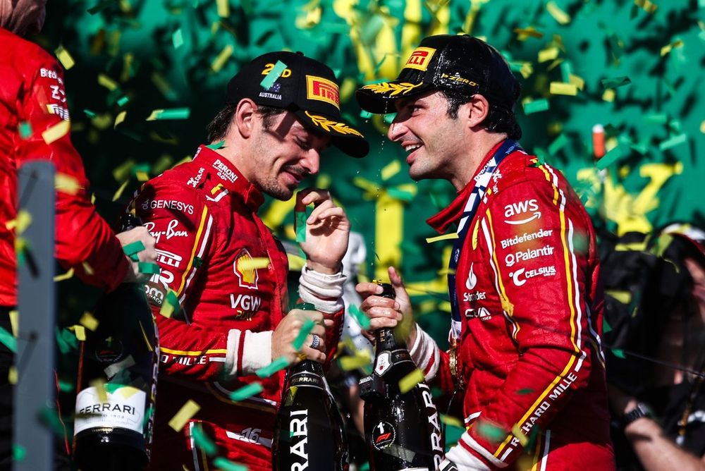 Podio: Charles Leclerc, Ferrari, Carlos Sainz, Ferrari