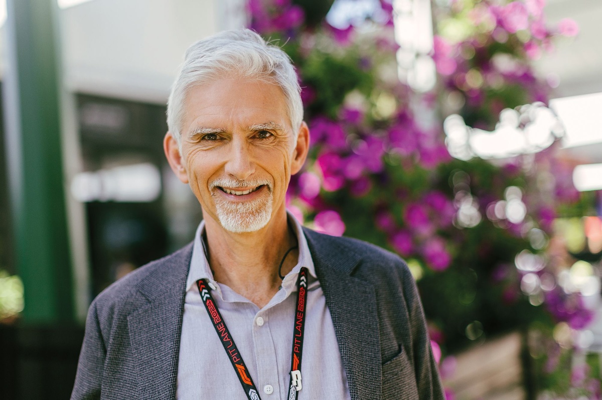 Damon Hill makes Williams return after Jenson Button's exit