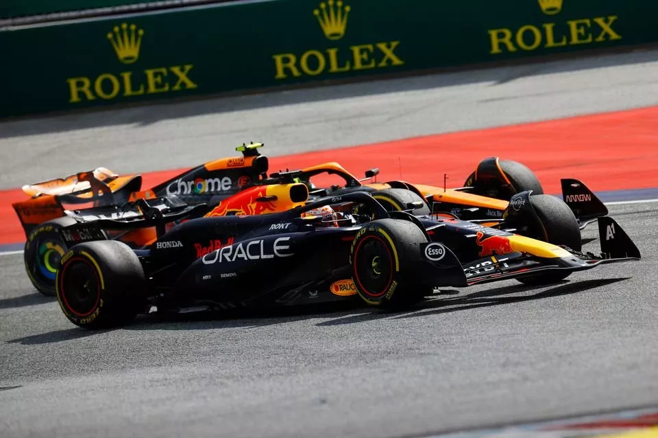 Max Verstappen, Red Bull Racing RB20, Lando Norris, McLaren MCL38