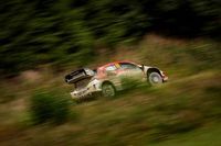 WRC Finlandia: Rovanpera y Evans chocan en la pen&uacute;ltima etapa