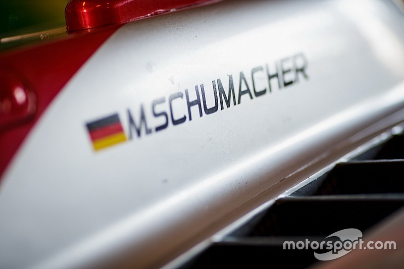 Mercedes: Schumacher bizim genç sürücü programımızda değil