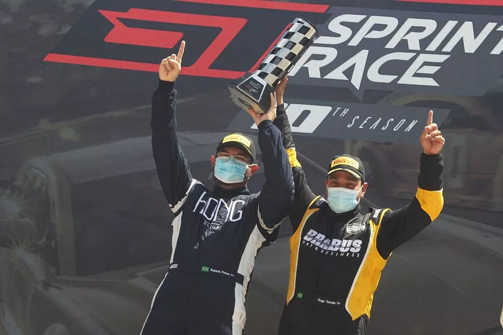Possas/Teixeira no p&oacute;dio da GT Sprint Race