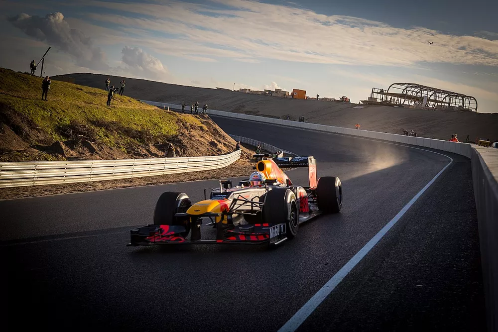 max-verstappen-red-bull-racing-1 (1)