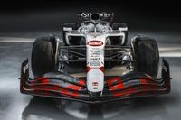 Red Bull wchodzi na biało 