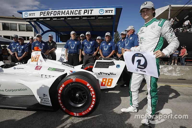 Pole award winner Colton Herta, Harding Steinbrenner Racing Honda