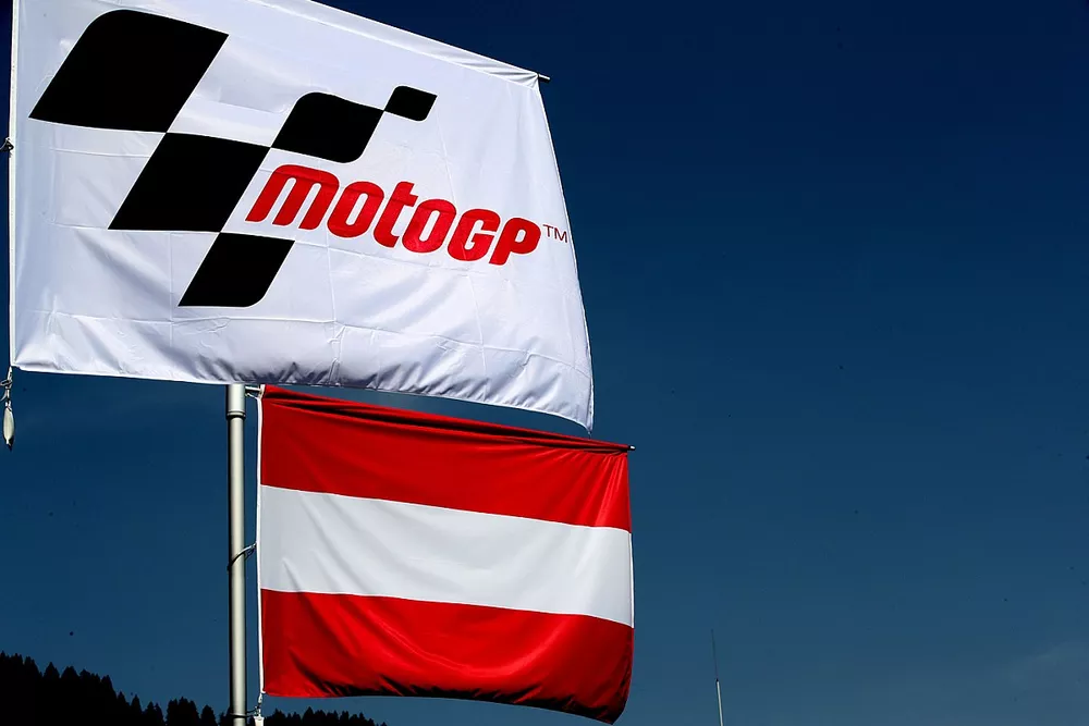 Paddock atmosphere