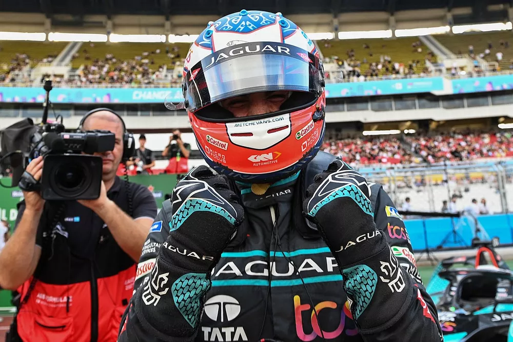Mitch Evans apr&egrave;s sa victoire lors de la premi&egrave;re course &agrave; S&eacute;oul.