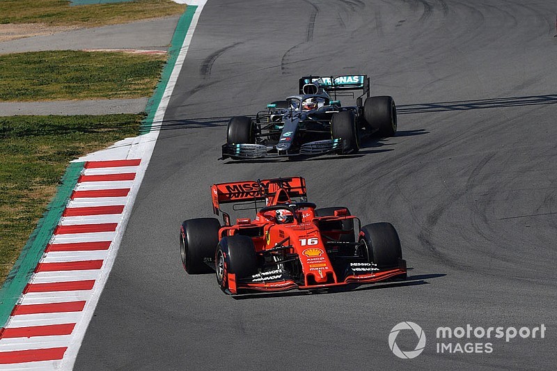 Hamilton: Ferrari podría estar 0.5s delante de Mercedes