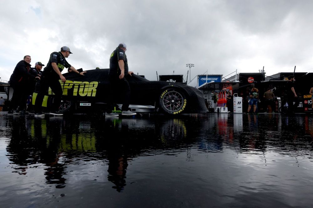 William Byron during rain delay, Hendrick Motorsports Chevrolet