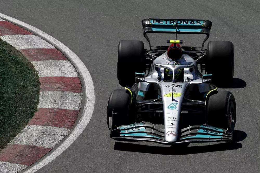Lewis Hamilton, Mercedes W13
