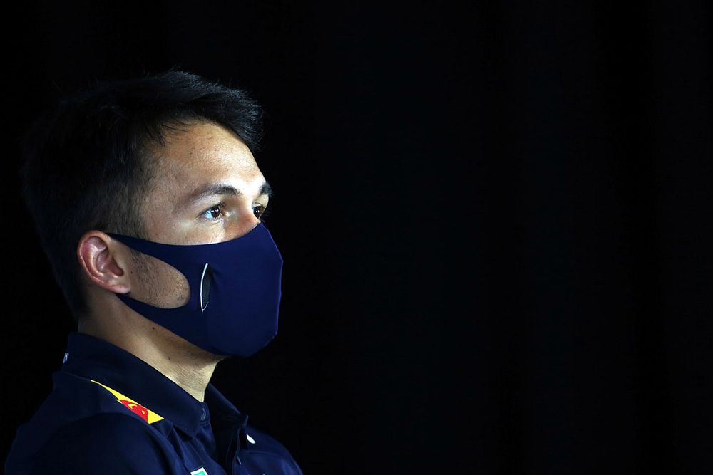 Alex Albon, Red Bull Racing en la conferencia de prensa