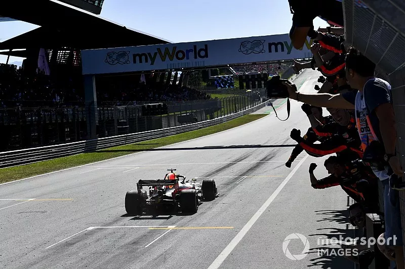 Ganador de la carrera Max Verstappen, Red Bull Racing RB15
