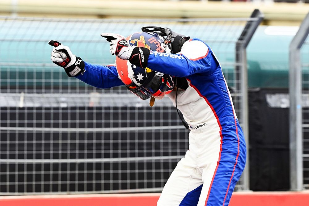 El ganador de la carrera Jack Doohan, Trident, celebra en Parc Ferme