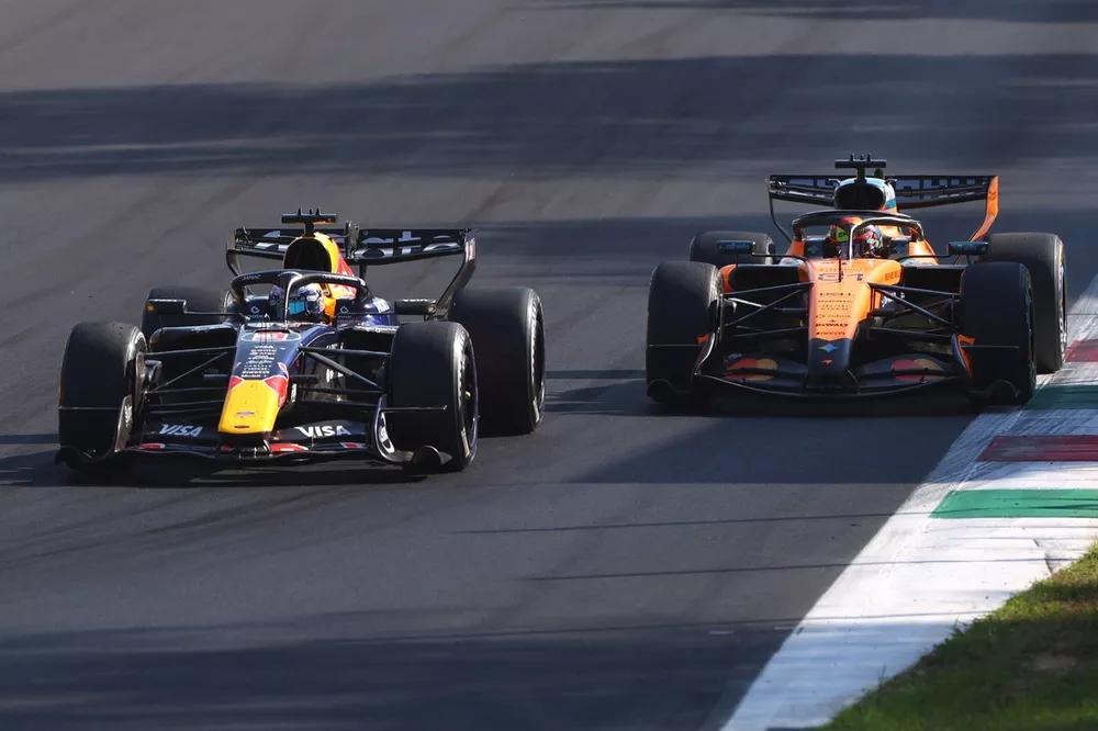 Max Verstappen, Red Bull Racing, Oscar Piastri, McLaren