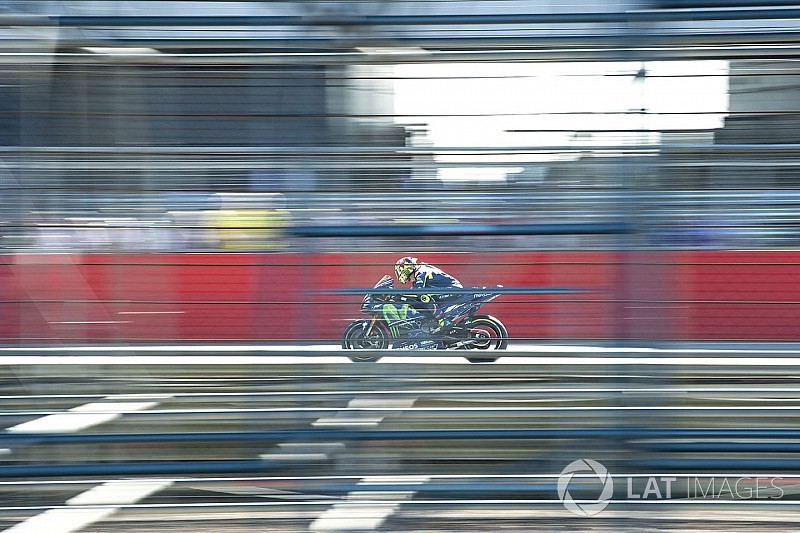 Rossi se reúne com médicos para decidir se corre em Aragón