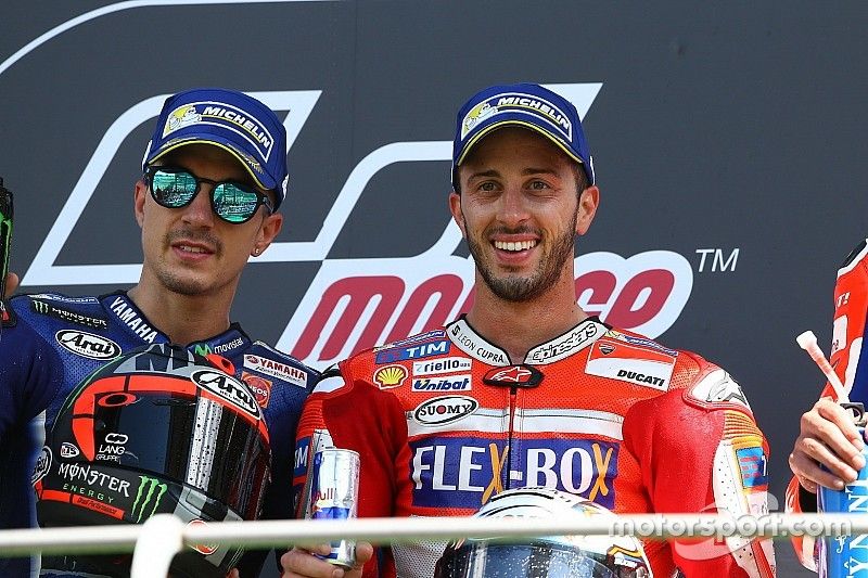 Podium: segundo, Maverick Vi&ntilde;ales, Yamaha Factory Racing, Ganador, Andrea Dovizioso, Ducati Team, te