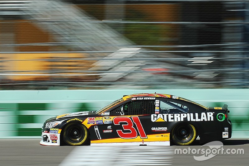 Newman leads trio of non-Chasers in first Cup practice